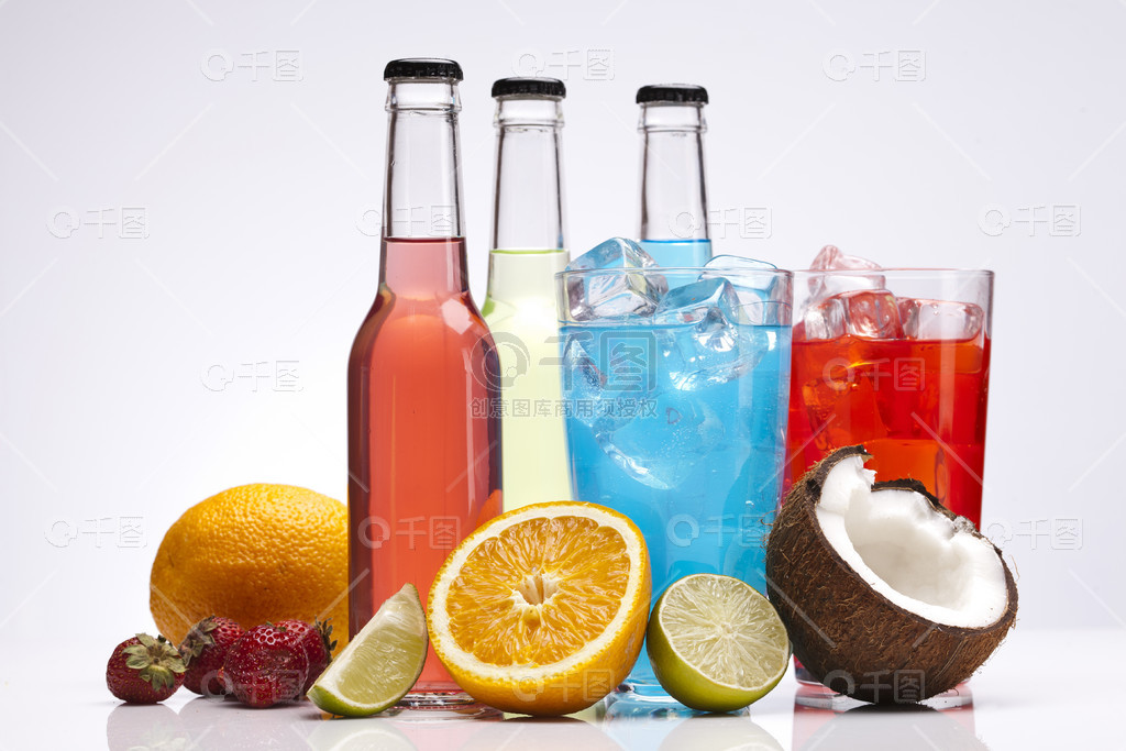白色酒泉中的異國情調(diào) 酒精與水果的孤島美學(xué)